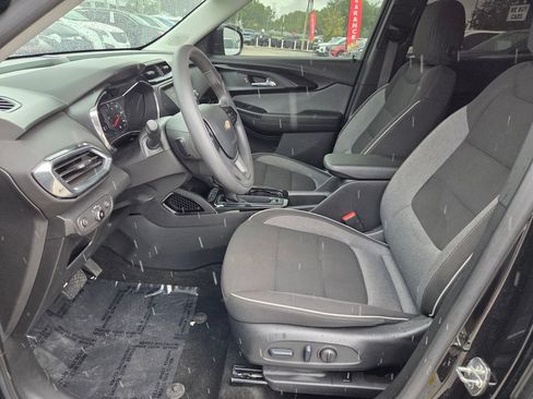 Used 2023 Chevrolet TrailBlazer LT FWD image 4
