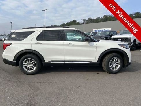 New 2025 Ford Explorer Active w/ Active Comfort Package image 2