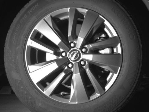 Used 2025 Nissan Pathfinder SV FWD image 16
