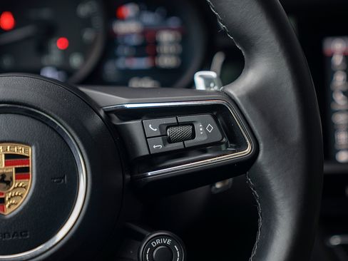 Certified 2023 Porsche Macan AWD/4WD image 8