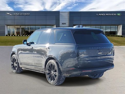 Used 2024 Land Rover Range Rover Autobiography image 2