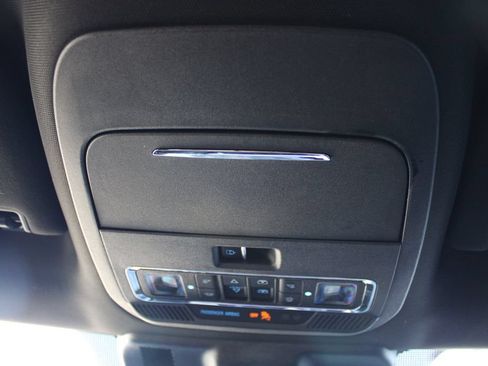 Used 2023 Ford F150 Lariat AWD/4WD image 38