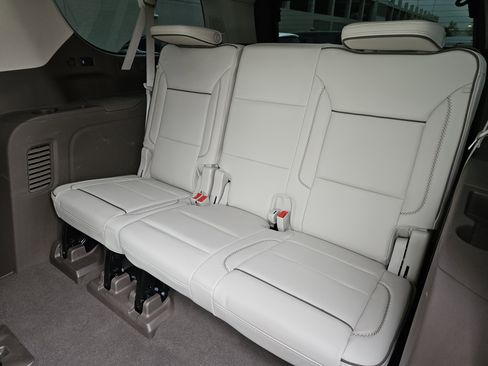 Used 2023 GMC Yukon XL Denali w/ Denali Reserve Package image 32