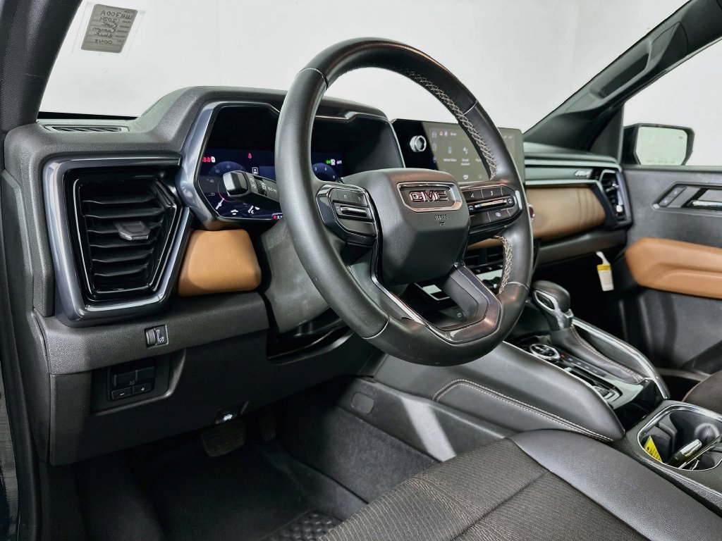 Used 2024 GMC Canyon AT4 w/ Technology Package AWD/4WD image 10
