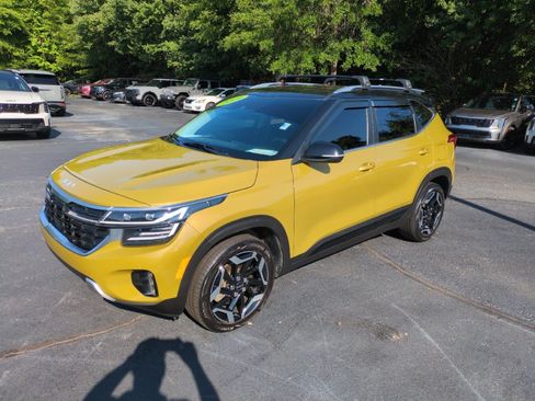 Used 2024 Kia Seltos SX AWD/4WD image 3