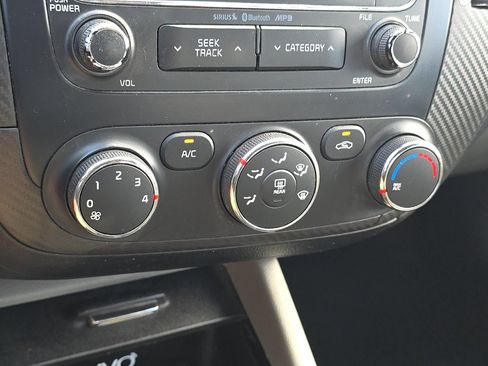 Used 2014 Kia Forte Koup EX FWD image 19