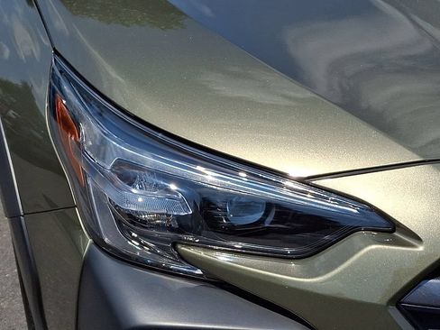 Certified 2025 Subaru Outback Premium AWD/4WD image 9