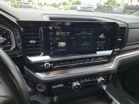 Used 2024 GMC Sierra 1500 SLT w/ SLT Premium Plus Package AWD/4WD image 9