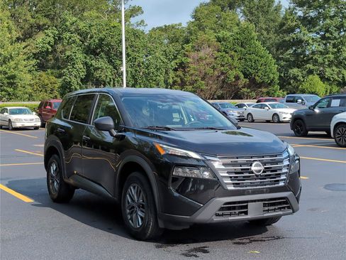 Used 2024 Nissan Rogue S AWD/4WD image 9