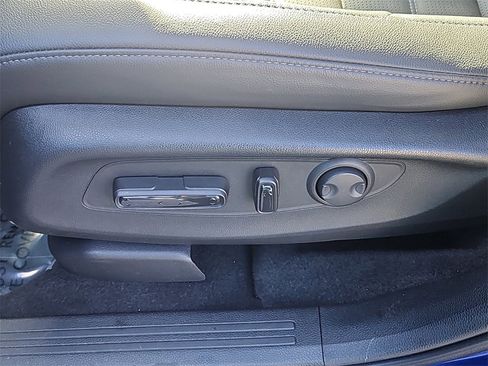 Used 2024 Honda CR-V EX-L image 15