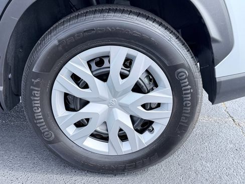 Used 2023 Toyota Corolla Cross L FWD image 33
