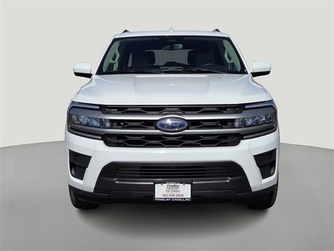 Used 2024 Ford Expedition Max XLT image 5