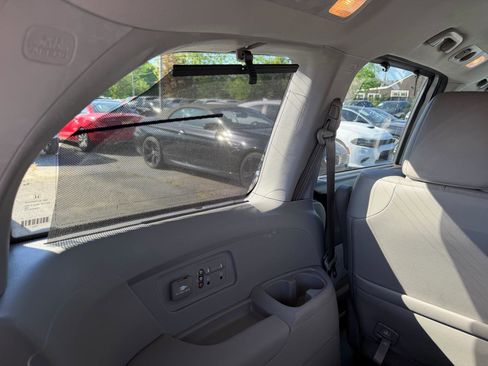 Used 2016 Honda Odyssey Touring Elite image 22