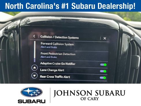 Used 2023 Chevrolet Traverse RS FWD image 11
