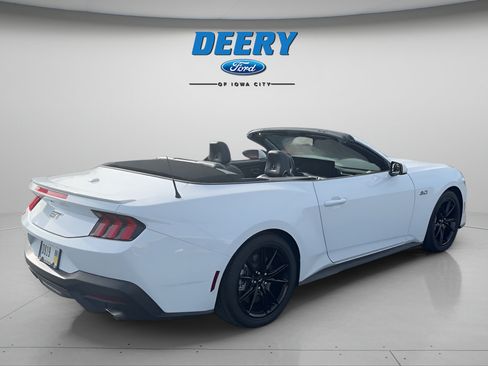 Used 2025 Ford Mustang GT Premium RWD image 9