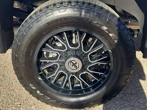 Used 2025 GMC Sierra 2500 AT4 w/ AT4 Premium Plus Package image 21