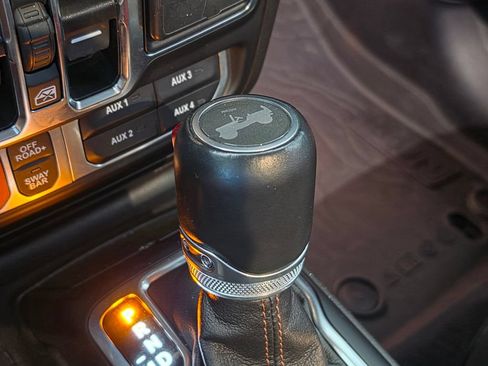 Used 2022 Jeep Wrangler Unlimited Rubicon AWD/4WD image 37