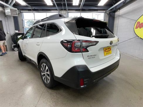 Used 2020 Subaru Outback Premium w/ Tech Package 1 image 3