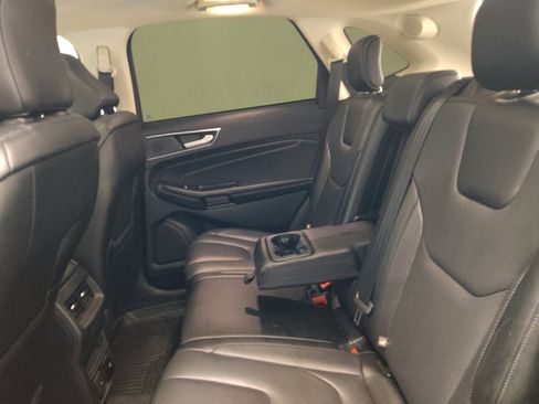 Used 2020 Ford Edge Titanium w/ Equipment Group 301A FWD image 18