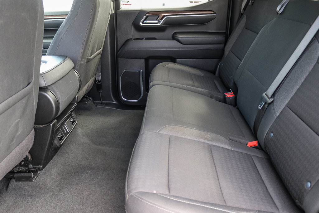 Used 2025 Chevrolet Silverado 1500 LT RWD image 17