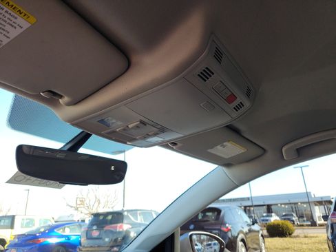 Used 2017 Volkswagen Golf Alltrack S image 31