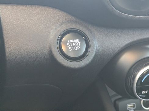 Certified 2024 Hyundai Venue SEL image 31