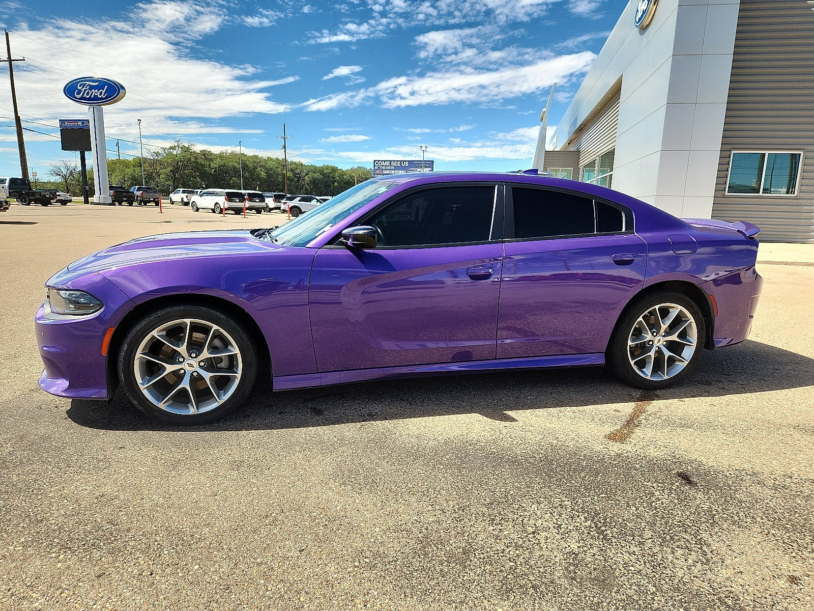 Used 2023 Dodge Charger GT RWD image 2