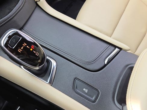 Used 2018 Cadillac XT5 Luxury w/ Driver Awareness Package image 39