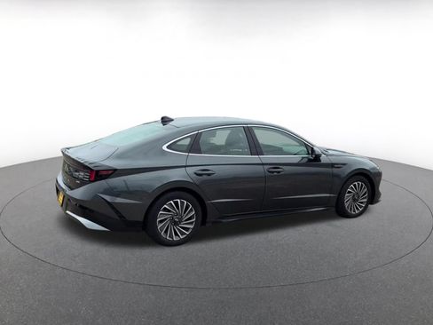 Used 2025 Hyundai Sonata SEL FWD image 11