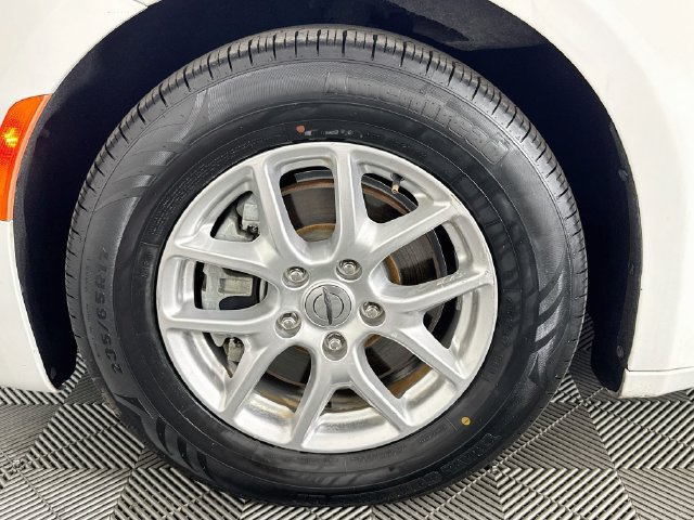 Used 2023 Chrysler Pacifica Touring-L FWD image 39
