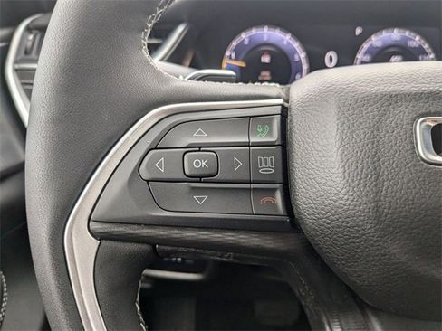 New 2024 Jeep Grand Cherokee L Laredo image 24