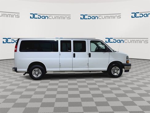Used 2018 Chevrolet Express 3500 LT w/ LT Preferred Equipment Group image 9