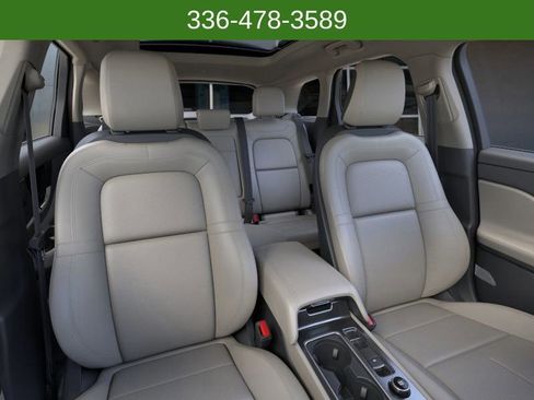 Used 2025 Lincoln Corsair Grand Touring image 10