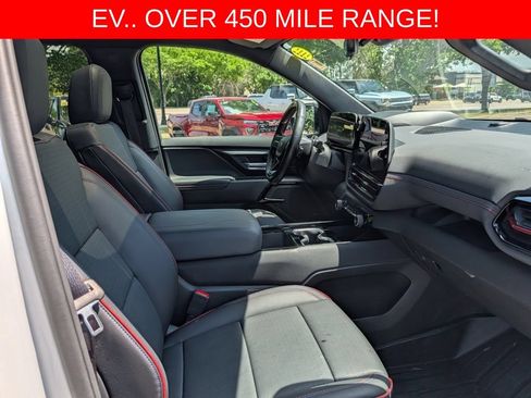 Used 2025 Chevrolet Silverado EV RST AWD/4WD image 18