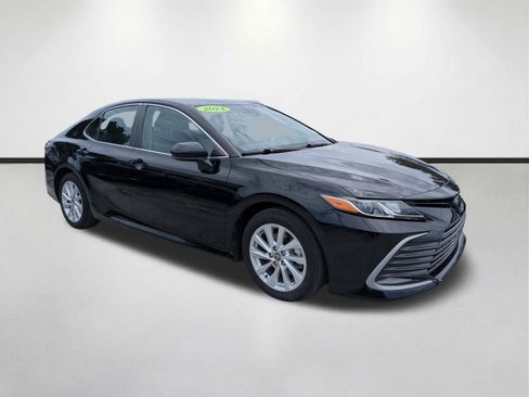 Used 2024 Toyota Camry LE FWD image 2