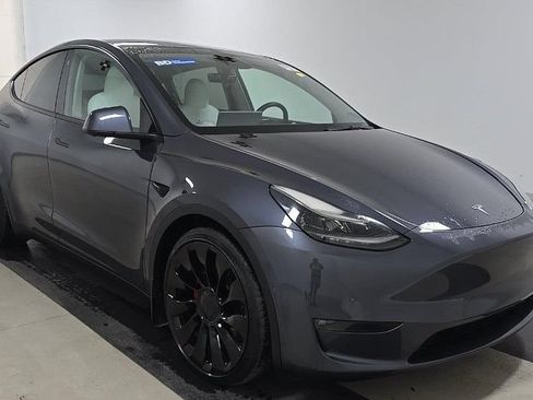 Used 2023 Tesla Model Y Long Range AWD/4WD image 3