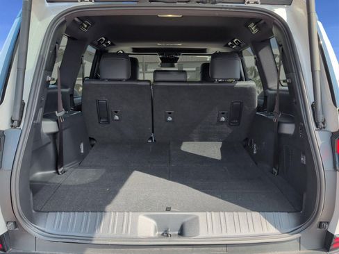 Used 2025 Lexus GX 550 w/ Accessory Package (2T) AWD/4WD image 28