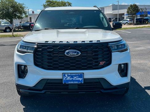 Used 2025 Ford Explorer ST AWD/4WD image 11