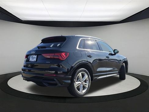 Used 2020 Audi Q3 2.0T Premium image 7