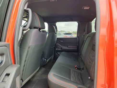 Used 2025 Nissan Frontier PRO-4X w/ Tow Package AWD/4WD image 12