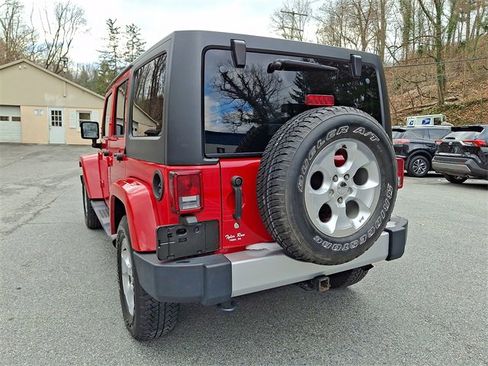 Used 2014 Jeep Wrangler Unlimited Sahara w/ Dual Top Group image 9