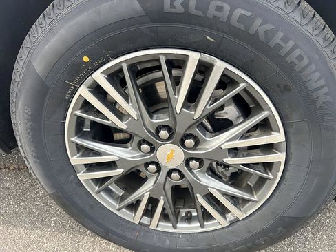 Used 2024 Chevrolet Traverse LT image 12