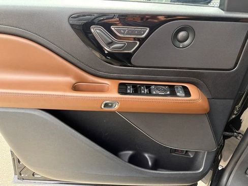 Used 2023 Lincoln Aviator Reserve RWD image 16