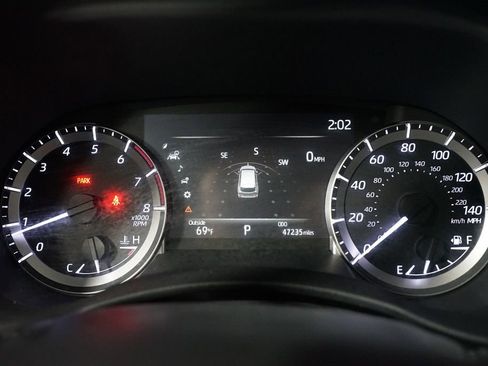 Used 2023 Toyota Highlander LE FWD image 15