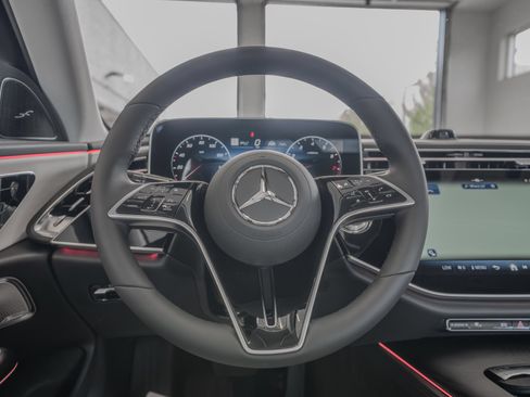 Certified 2026 Mercedes-Benz E 350 4MATIC Sedan image 9