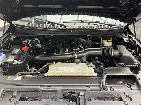 Used 2023 Ford Expedition XLT image 32