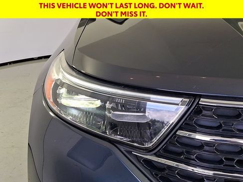 Used 2023 Ford Explorer XLT AWD/4WD image 10