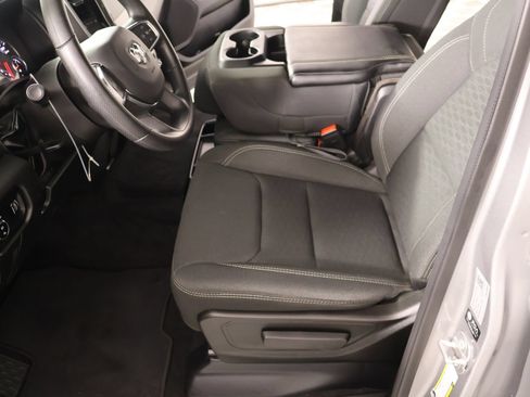 Used 2025 RAM 1500 Big Horn AWD/4WD image 10