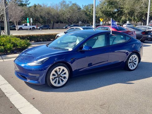 Used 2021 Tesla Model 3 Standard Range Plus image 10