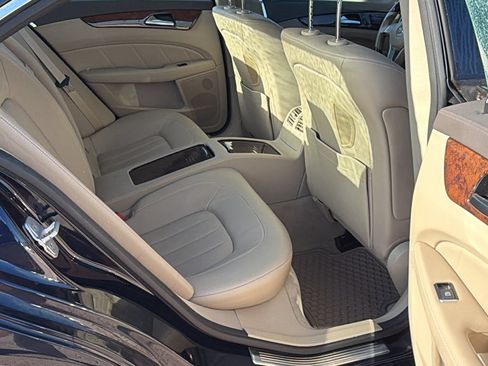 Used 2013 Mercedes-Benz CLS 550 w/ Premium I Pkg image 22
